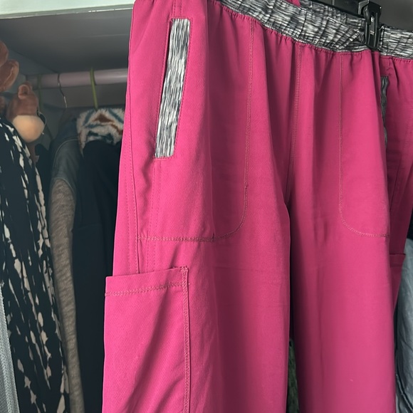 Dickies X-Large scrub bottom jogger. Burgundy. Used in good condition. - Picture 6 of 11